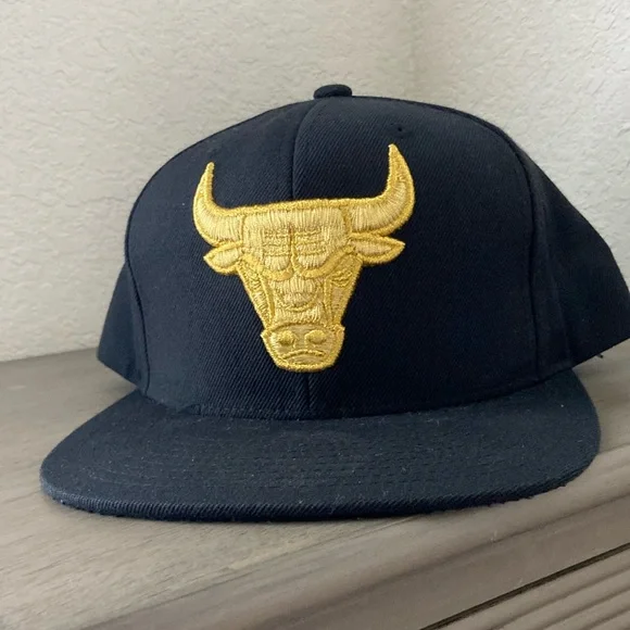 NBA Chicago Bulls - Picture 1 of 5